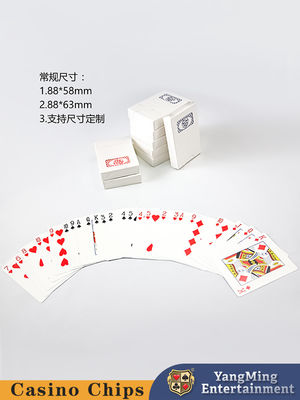comprar Cartões de jogo novos, vermelhos e azuis em estoque. Fabricação em linha