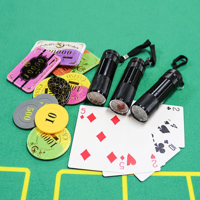 comprar Lâmpada preta Texas Holde ' M Poker Chip Coin Plastic Sheet Mark Anti-falsificando UV de Mini Portable Lanyard Code Inspection Fabricação em linha